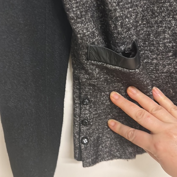 Zara Woolen & faux leather short, warm jacket with beautiful buttons! Size M! - Picture 9 of 9